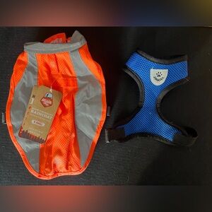 NWT Arcadia Trail Orange xsmall Raincoat and Blue Harness